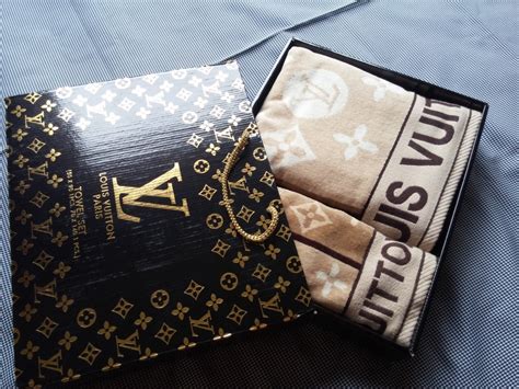 louis vuitton towel set